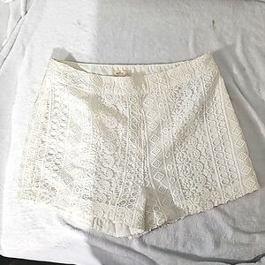 Hollister lace pattern shorts